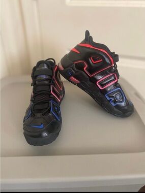 Nike Big Kids size 7 Black Sneakers with Red and Blue Accents